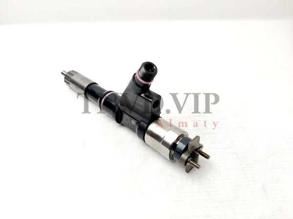 Форсунка топливная 095000-8011 [90271]