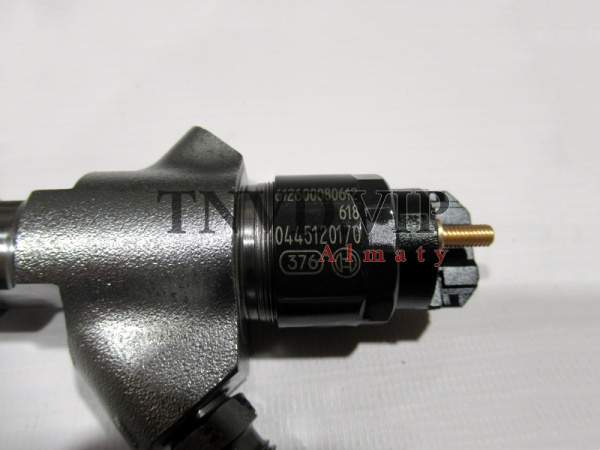 Форсунка топливная 0445120170 [82971]