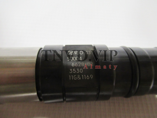 Форсунка топливная 095000-3530 [82833]